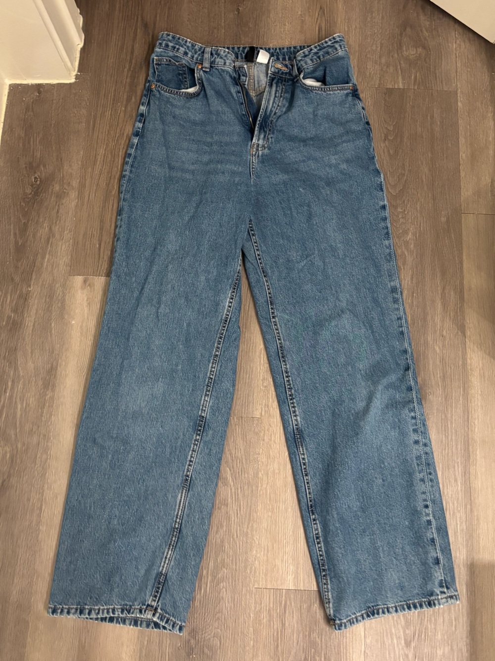H&M Women’s Straight High Waisted Jeans in Medium Blue Denim